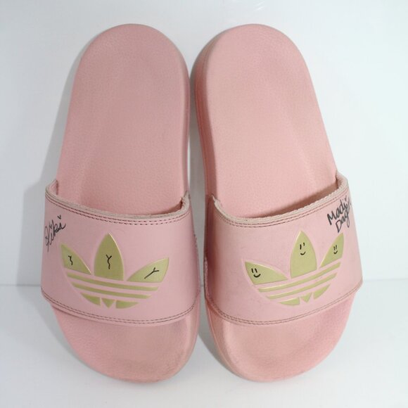 Adidas Women's ADILETTE LITE Mauve Slides Size 5 Signed Gymnast Madi Dagen & Kik - Picture 1 of 13